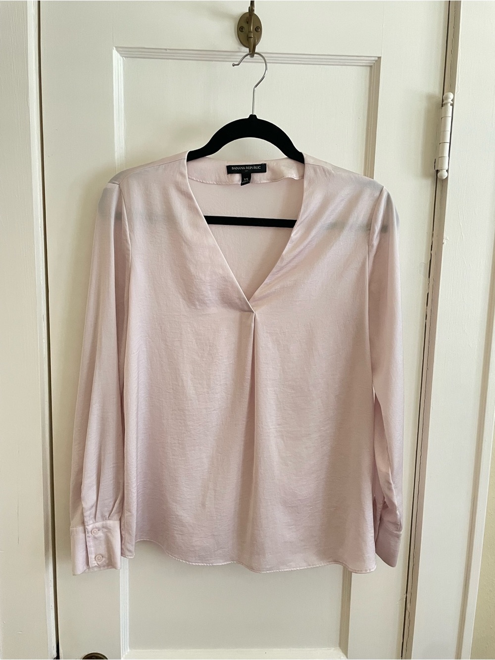 Banana Republic Light Pink V-Neck Long Sleeve Blouse